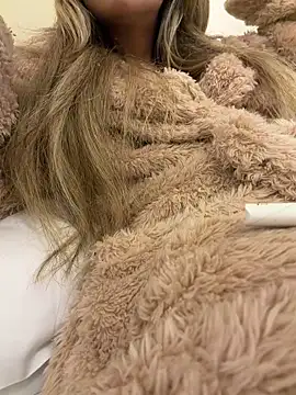 Snapshot of fofinhaa12 chatting on 02/15/26, 08:52 fofinhaa12 online show from 02/15/26, 08:52