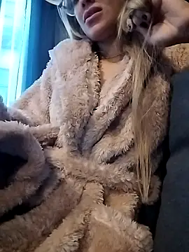 Snapshot of fofinhaa12 chatting on 11/29/25, 02:28 fofinhaa12 online show from 11/29/25, 02:28