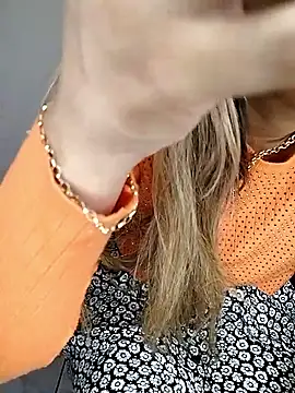 Snapshot of fofinhaa12 chatting on 04/04/26, 03:35 fofinhaa12 online show from 04/04/26, 03:35