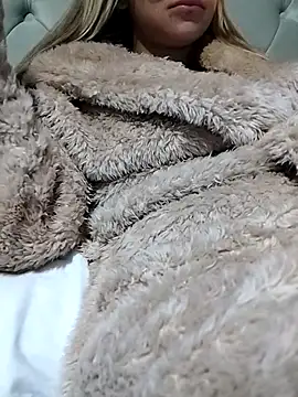 Snapshot of fofinhaa12 chatting on 11/09/25, 02:10 fofinhaa12 online show from 11/09/25, 02:10