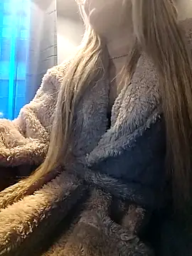 Snapshot of fofinhaa12 chatting on 11/30/25, 03:13 fofinhaa12 online show from 11/30/25, 03:13