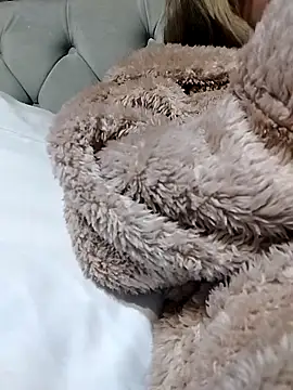 Snapshot of fofinhaa12 chatting on 11/04/25, 05:39 fofinhaa12 online show from 11/04/25, 05:39