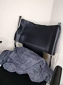 Snapshot of fofinhaa12 chatting on 04/10/26, 04:03 fofinhaa12 online show from 04/10/26, 04:03