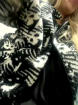 Snapshot of fofinhaa12 chatting on 12/19/25, 03:10 fofinhaa12 online show from 12/19/25, 03:10