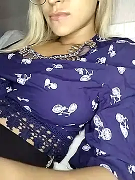 Snapshot of fofinhaa12 chatting on 03/18/25, 09:10 fofinhaa12 online show from 03/18/25, 09:10