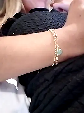 Snapshot of fofinhaa12 chatting on 10/02/25, 04:10 fofinhaa12 online show from 10/02/25, 04:10