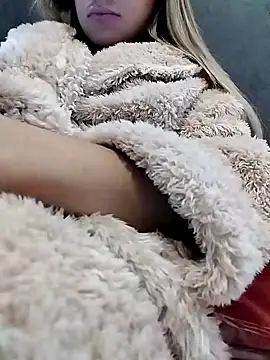 Snapshot of fofinhaa12 chatting on 10/22/25, 12:26 fofinhaa12 online show from 10/22/25, 12:26