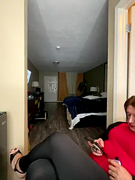 Snapshot of TSfem chatting on 12/02/24, 05:54 TSfem online show from 12/02/24, 05:54