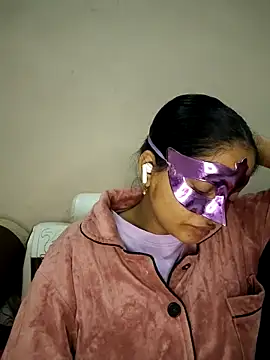 bigtitsqueen online show from 11/12/25, 05:00