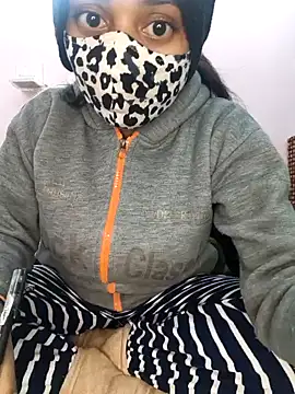Snapshot of bigtitsqueen chatting on 01/12/25, 04:29 bigtitsqueen online show from 01/12/25, 04:29