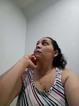 MirandaSoto online show from 05/04/26, 03:54