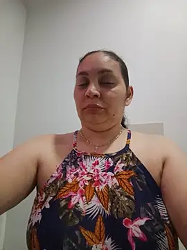 Snapshot of MirandaSoto chatting on 06/17/26, 03:28 MirandaSoto online show from 06/17/26, 03:28