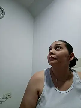 MirandaSoto online show from 05/05/26, 03:31