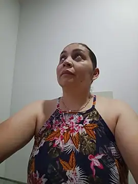 Snapshot of MirandaSoto chatting on 06/19/26, 03:45 MirandaSoto online show from 06/19/26, 03:45