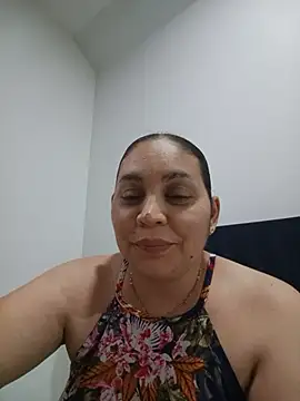 Snapshot of MirandaSoto chatting on 06/06/26, 04:07 MirandaSoto online show from 06/06/26, 04:07