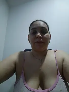 Snapshot of MirandaSoto chatting on 07/15/26, 04:19 MirandaSoto online show from 07/15/26, 04:19