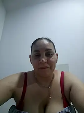 MirandaSoto online show from 05/06/26, 04:05