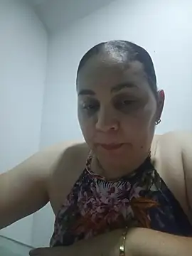 Snapshot of MirandaSoto chatting on 07/16/26, 04:20 MirandaSoto online show from 07/16/26, 04:20