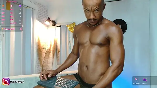 Snapshot of mikejaybra chatting on 01/28/25, 02:21 mikejaybra online show from 01/28/25, 02:21