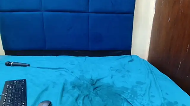 MilkyTitties online show from 12/15/25, 08:36