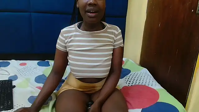 MilkyTitties online show from 12/05/25, 10:03