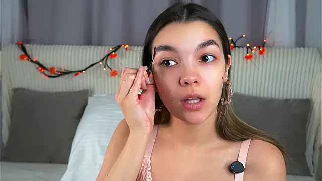 VeronaAppleberry online show from 11/03/25, 11:14