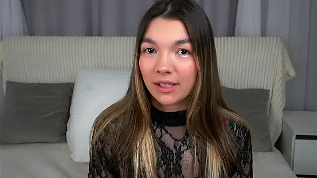 VeronaAppleberry online show from 11/15/25, 11:14