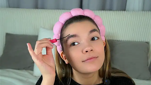 VeronaAppleberry online show from 10/25/25, 11:09