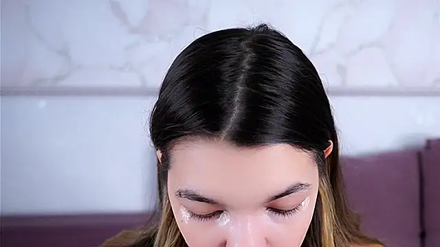 VeronaAppleberry online show from 12/19/25, 01:09