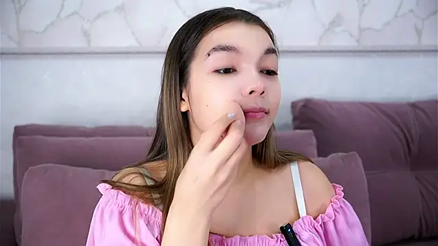 VeronaAppleberry online show from 12/16/25, 01:10