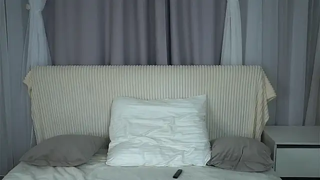 VeronaAppleberry online show from 11/23/25, 11:42