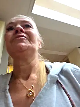 lisalustjouw online show from 12/01/25, 12:39