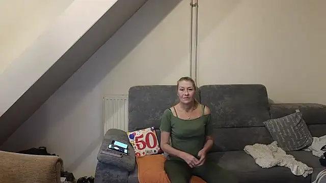 lisalustjouw online show from 11/28/25, 10:48