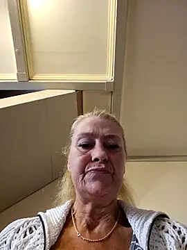 lisalustjouw online show from 10/16/25, 09:06