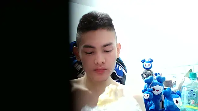 Snapshot of thisisbook_223 chatting on 06/18/26, 02:33 thisisbook 223 online show from 06/18/26, 02:33