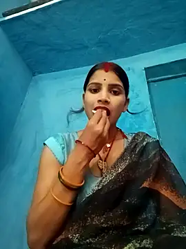 Snapshot of Nisha_Cute chatting on 10/13/25, 07:10 Nisha Cute online show from 10/13/25, 07:10