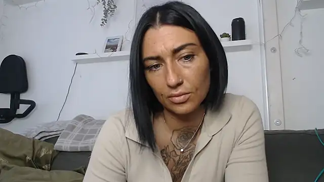 IntiMia online show from 01/22/25, 07:57