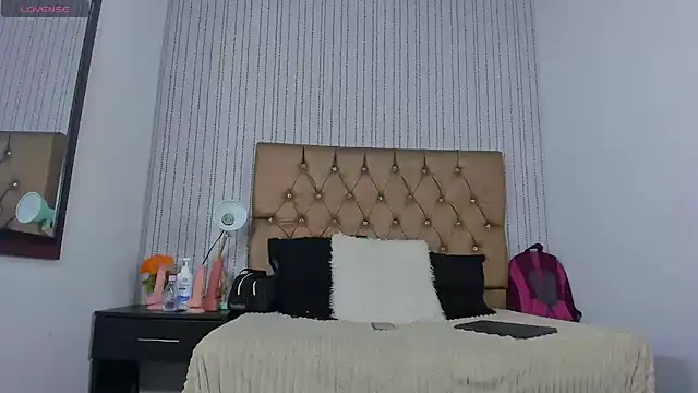 Snapshot of veneno_hot chatting on 02/18/25, 03:41 veneno hot online show from 02/18/25, 03:41