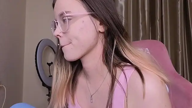 HanaMitsuri online show from 03/23/26, 07:47