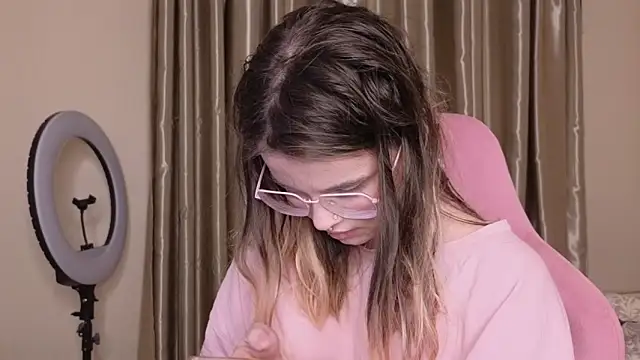 HanaMitsuri online show from 03/24/26, 07:14