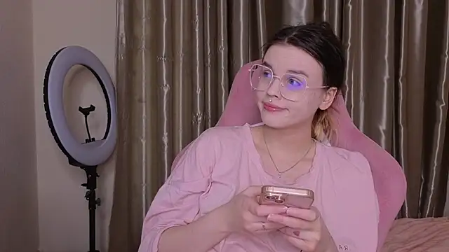 HanaMitsuri online show from 03/27/26, 08:54