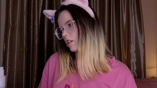 HanaMitsuri online show from 12/20/25, 03:26