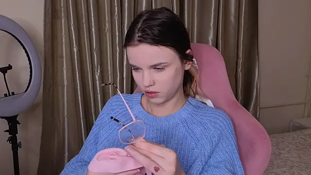 HanaMitsuri online show from 04/05/26, 06:58