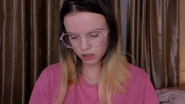 HanaMitsuri online show from 12/21/25, 03:57