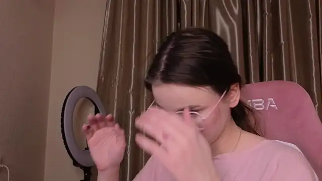 HanaMitsuri online show from 03/25/26, 06:51