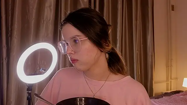 HanaMitsuri online show from 11/10/25, 12:04