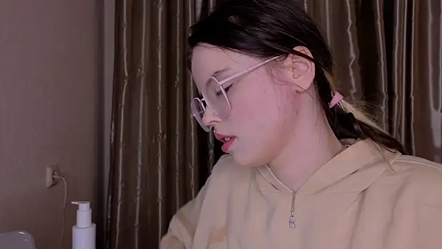 HanaMitsuri online show from 12/18/25, 06:07