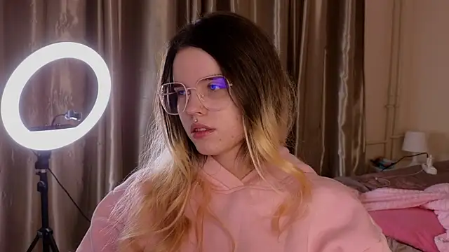 HanaMitsuri online show from 11/06/25, 07:51