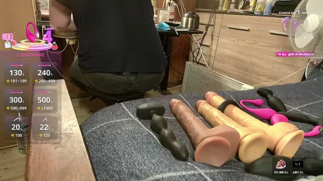 misteryman1956 online show from 10/05/25, 06:59