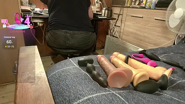 misteryman1956 online show from 10/05/25, 07:04